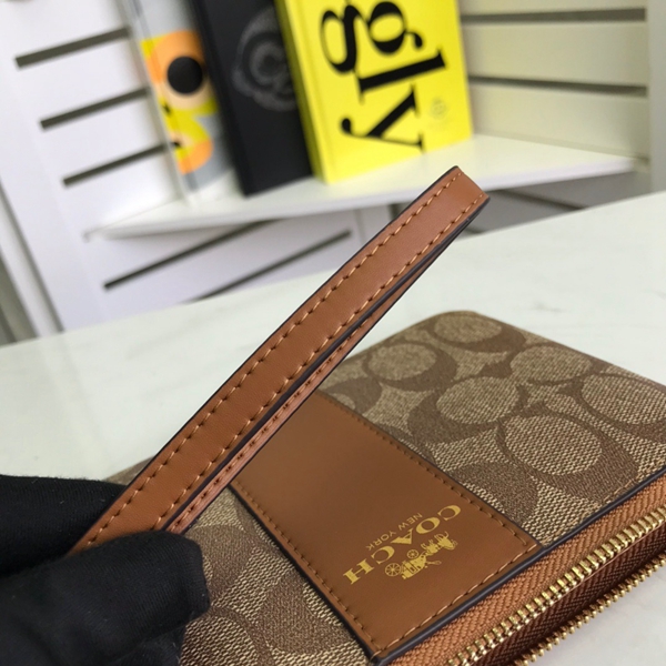 コーチ財布全体デザイン